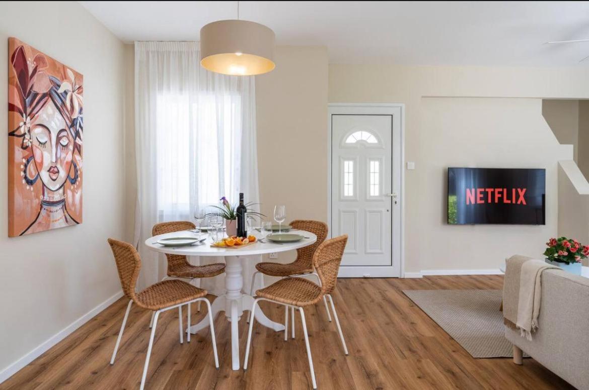 Cozy Nerina Cottage At Harbour Пафос Екстериор снимка